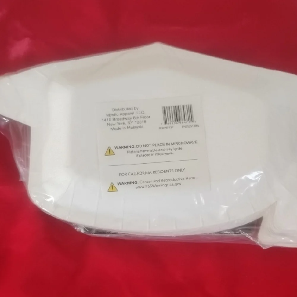 D-NWT Bows and Sparkles 'Congrats Grad' Black and Gold Disposable Napkin & Plate